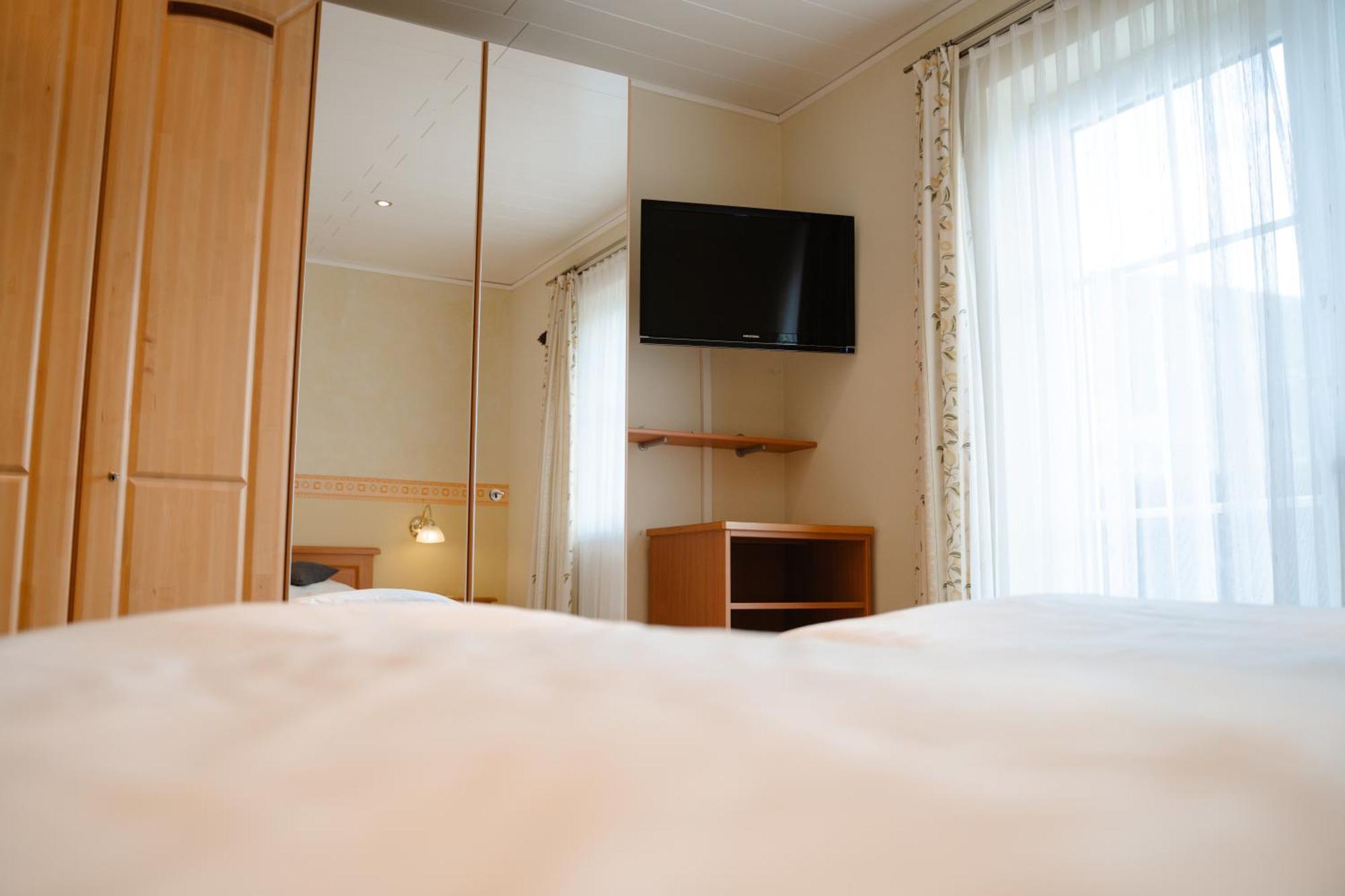 Ertlschweigerhaus Pension - Appartements - Zimmer Donnersbach Exteriör bild