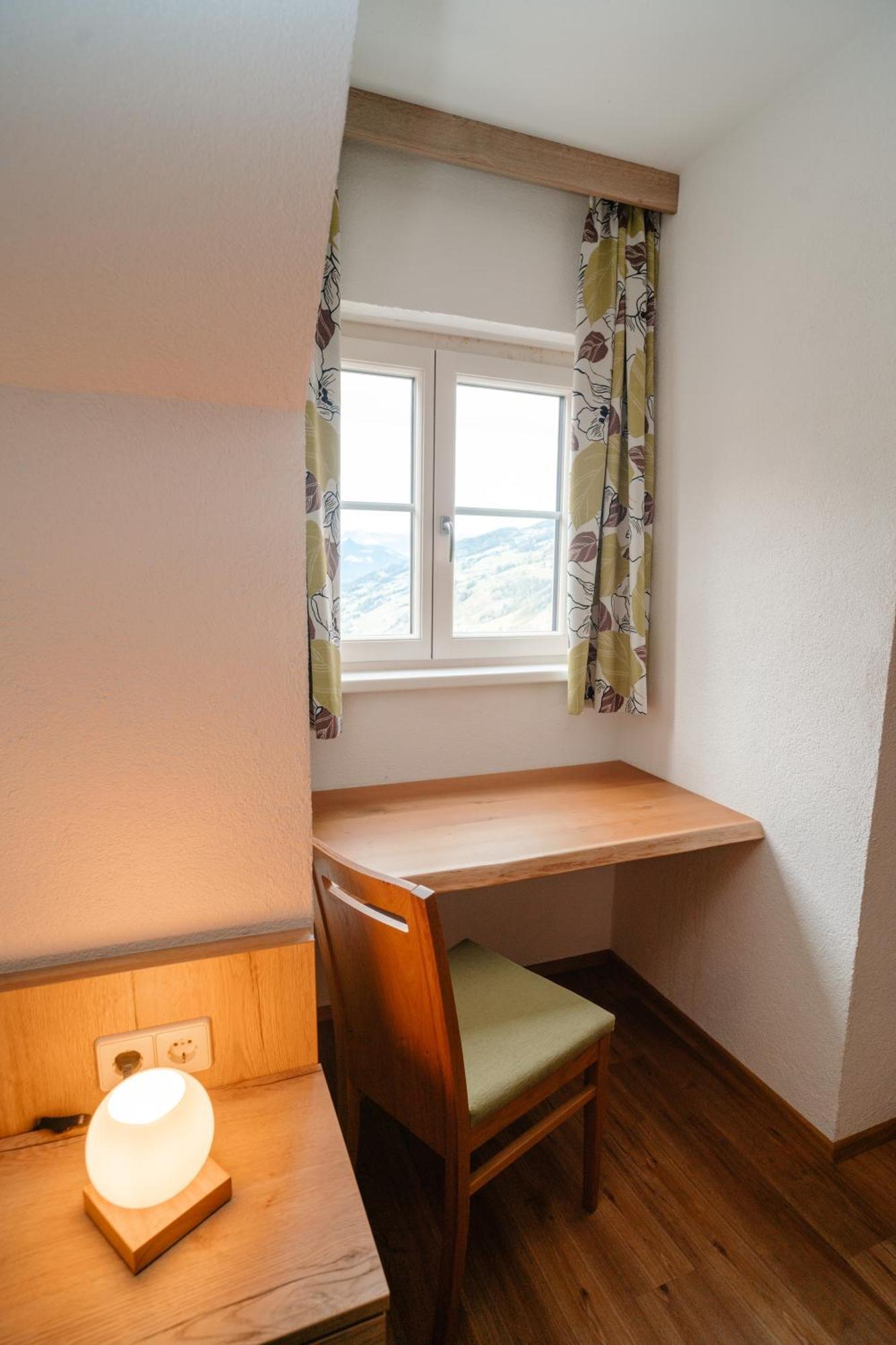 Ertlschweigerhaus Pension - Appartements - Zimmer Donnersbach Exteriör bild