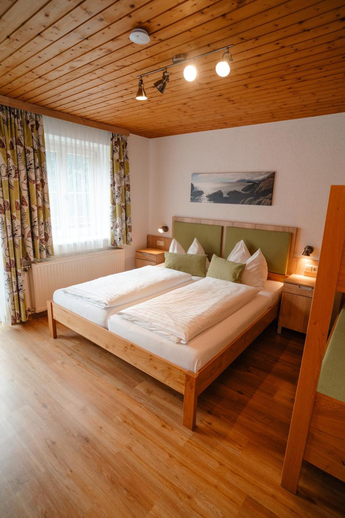 Ertlschweigerhaus Pension - Appartements - Zimmer Donnersbach Exteriör bild