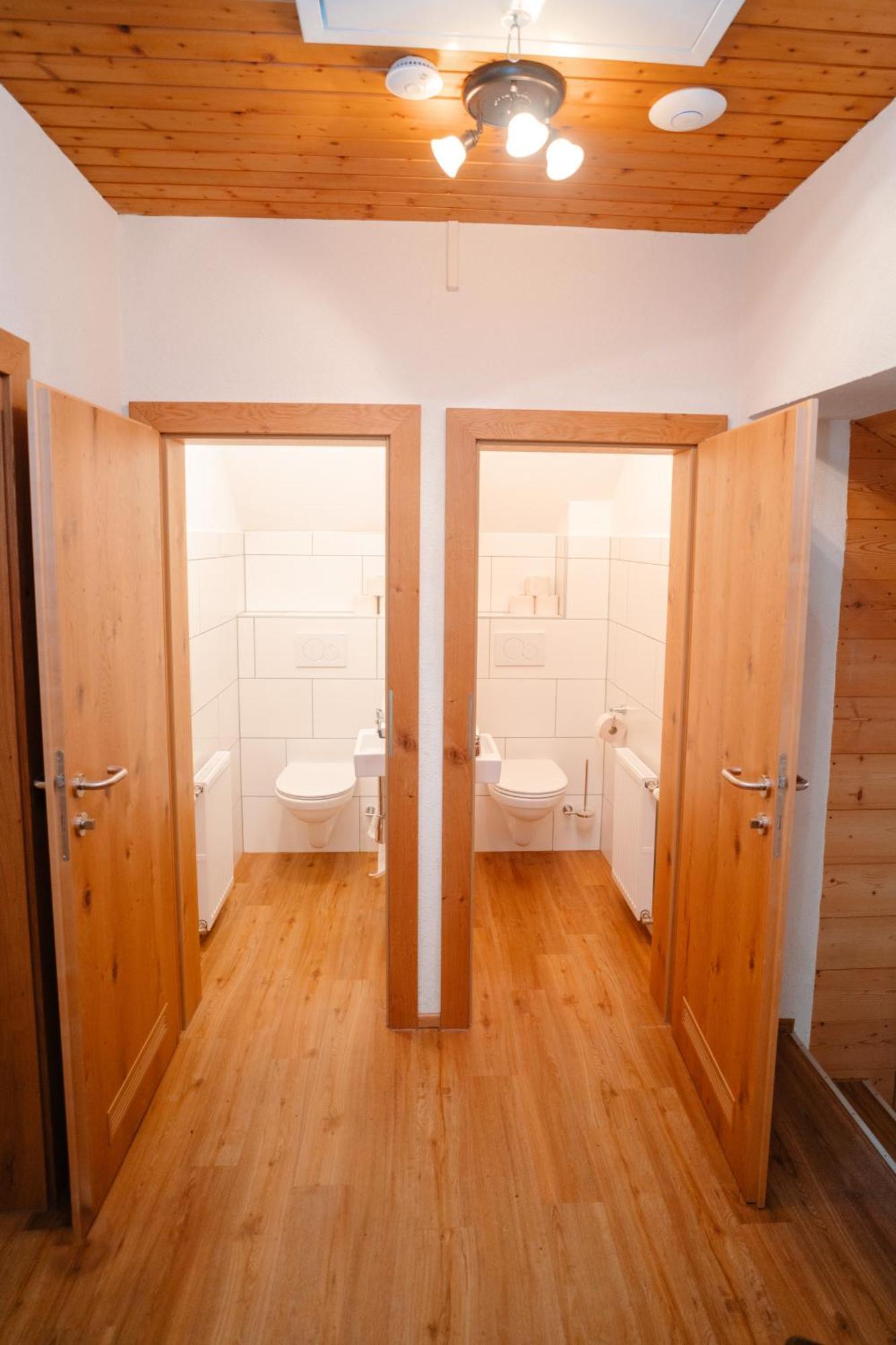 Ertlschweigerhaus Pension - Appartements - Zimmer Donnersbach Exteriör bild