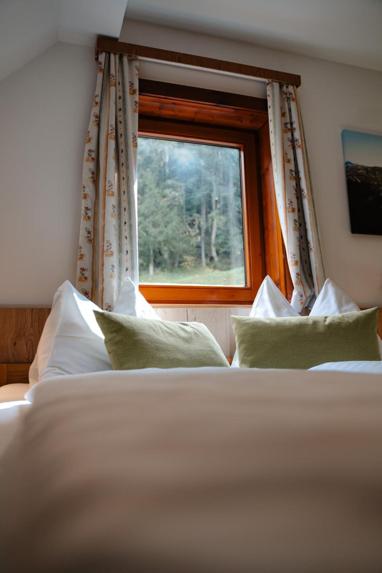 Ertlschweigerhaus Pension - Appartements - Zimmer Donnersbach Exteriör bild
