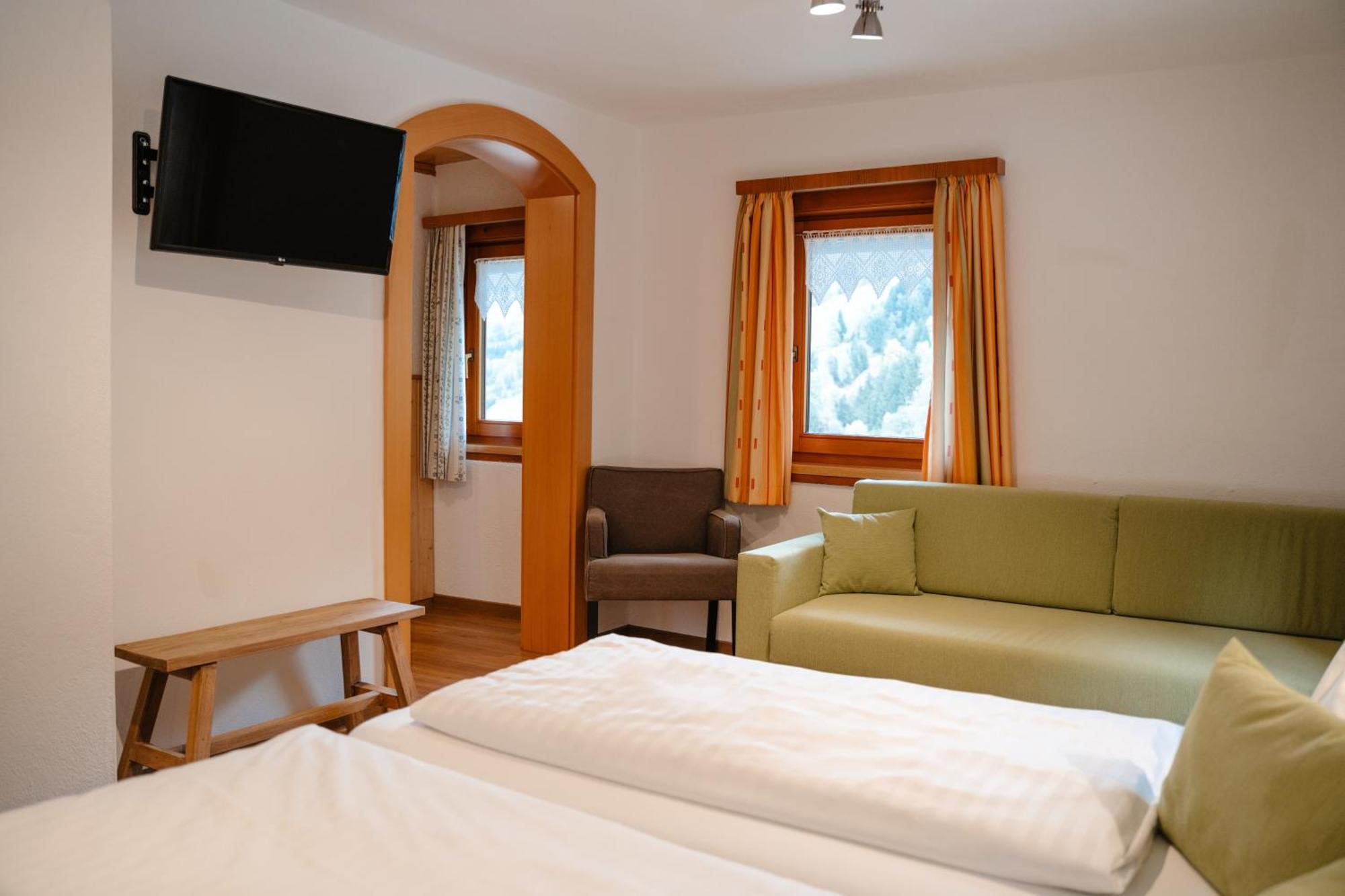 Ertlschweigerhaus Pension - Appartements - Zimmer Donnersbach Exteriör bild