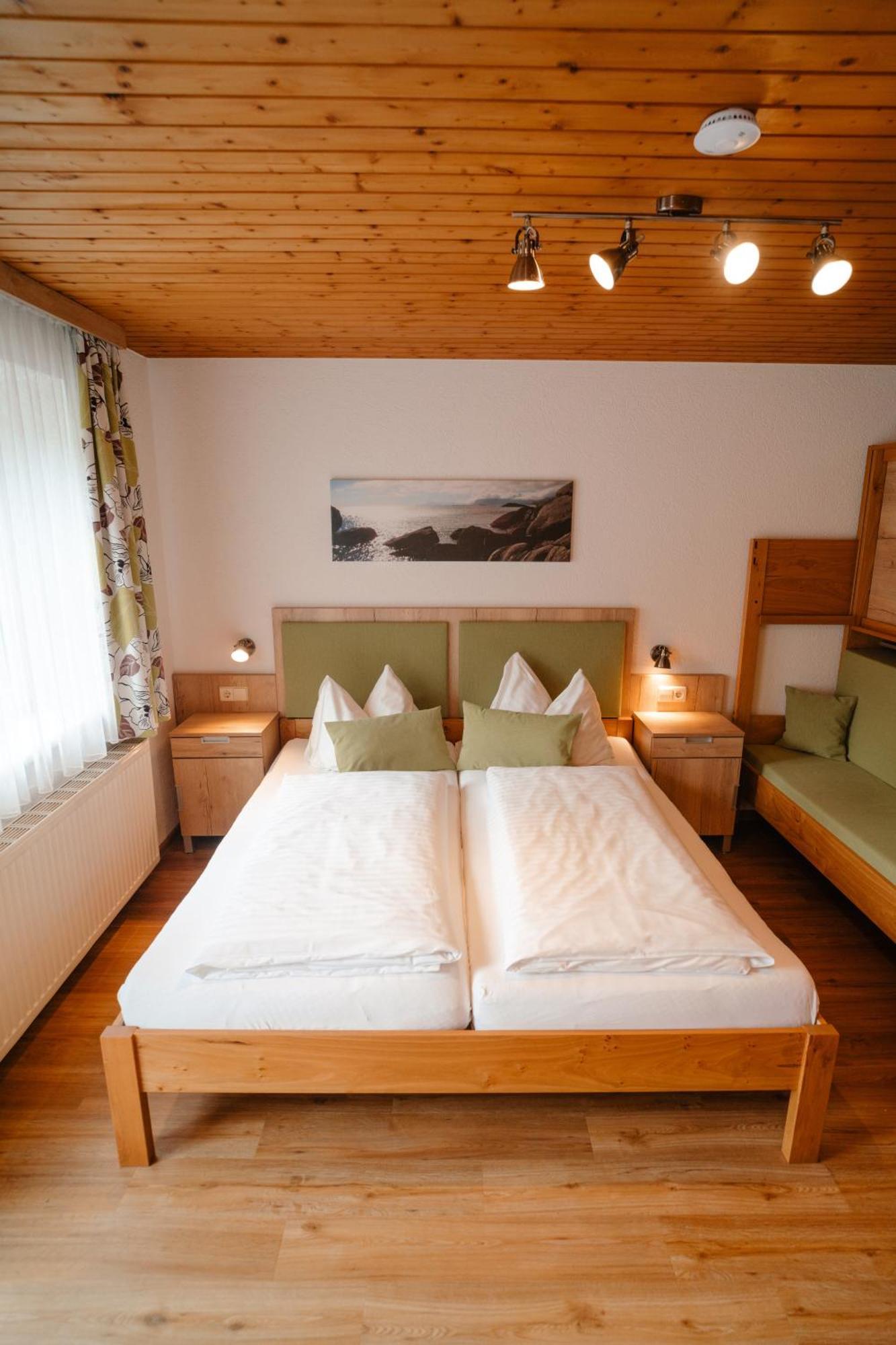 Ertlschweigerhaus Pension - Appartements - Zimmer Donnersbach Exteriör bild