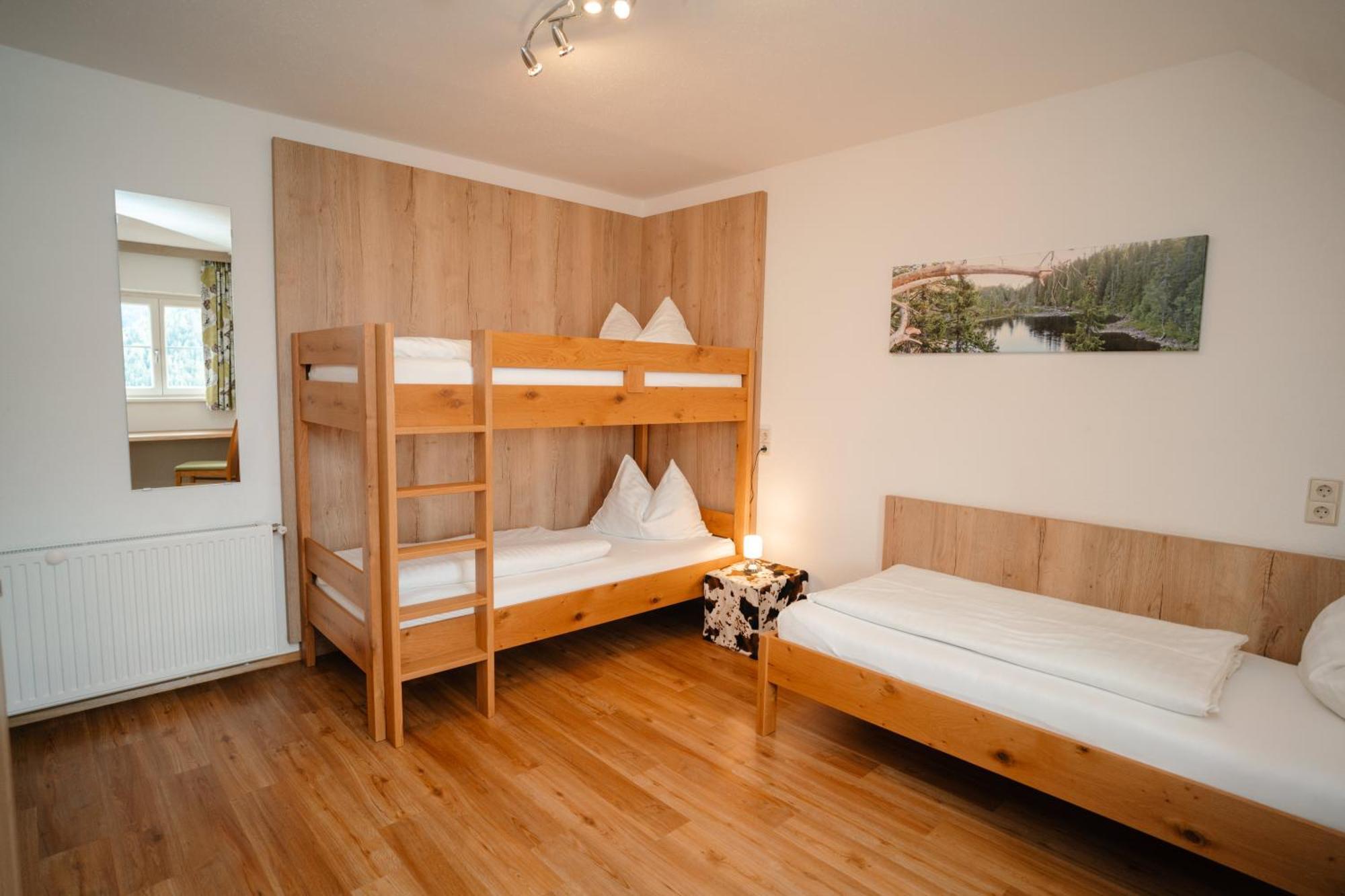 Ertlschweigerhaus Pension - Appartements - Zimmer Donnersbach Exteriör bild